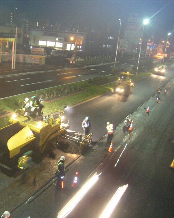 夜の業務作業作業の様子